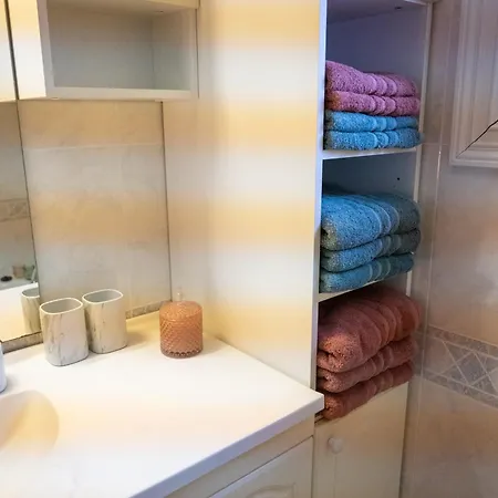 Fredfullt Hus Ved Oksfjordvannet Semesterbostad