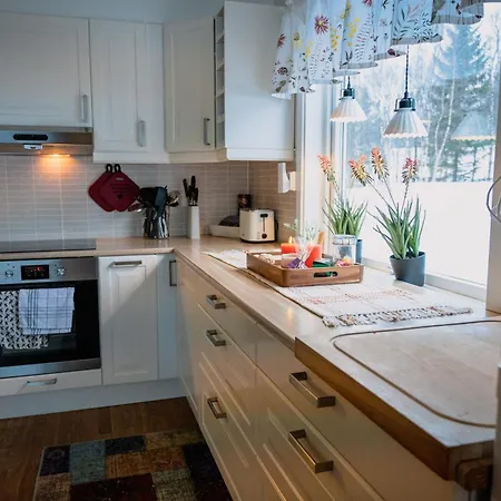 Tatil Evi Fredfullt Hus Ved Oksfjordvannet Storslett