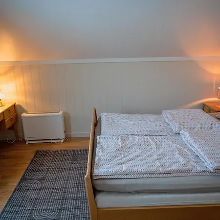 Semesterbostad Fredfullt Hus Ved Oksfjordvannet Storslett