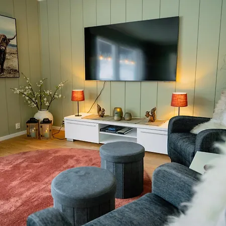 Fredfullt Hus Ved Oksfjordvannet Vakantiehuis