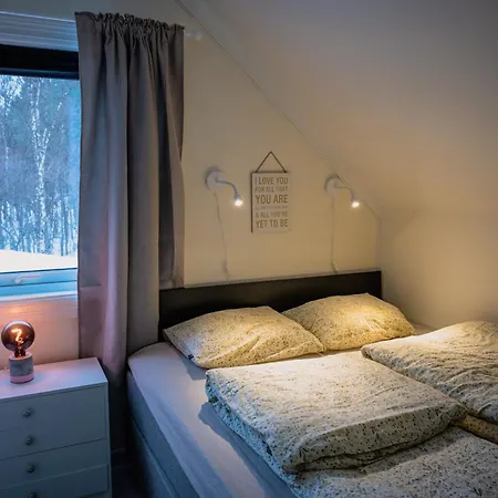 Fredfullt Hus Ved Oksfjordvannet Vakantiehuis *