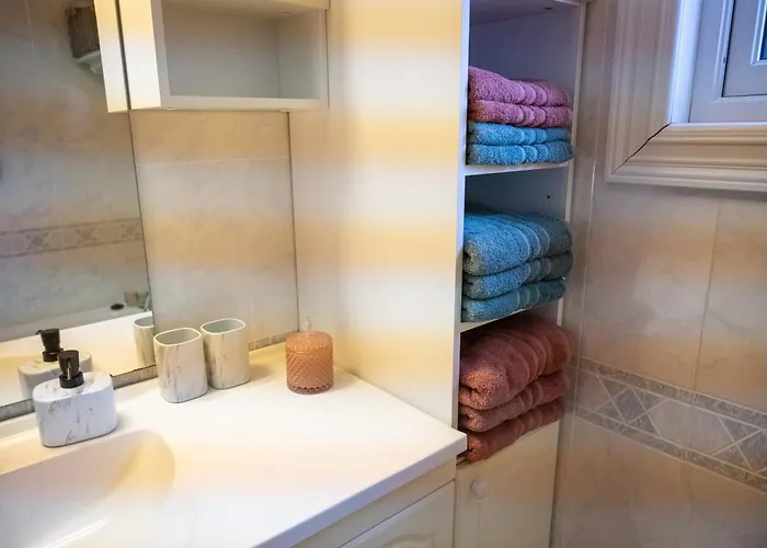 Fredfullt Hus Ved Oksfjordvannet Prázdninový dům