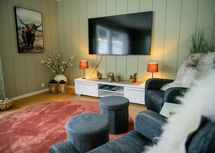 Fredfullt Hus Ved Oksfjordvannet Ferienhaus