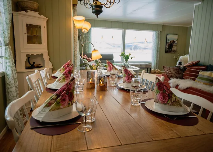 Fredfullt Hus Ved Oksfjordvannet Ferienhaus *