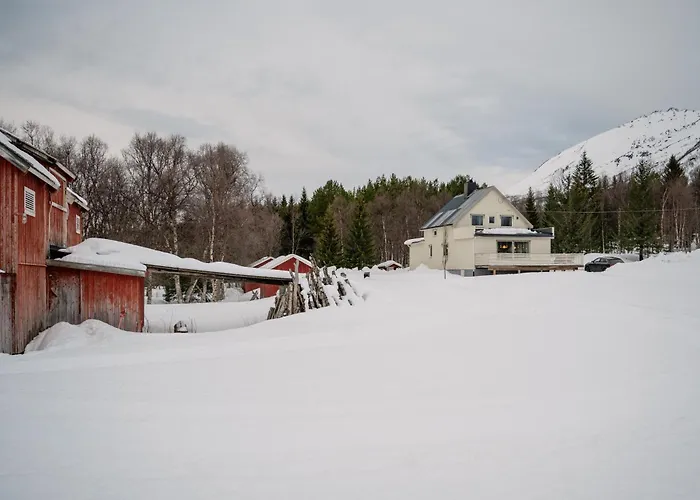Fredfullt Hus Ved Oksfjordvannet Ferienhaus