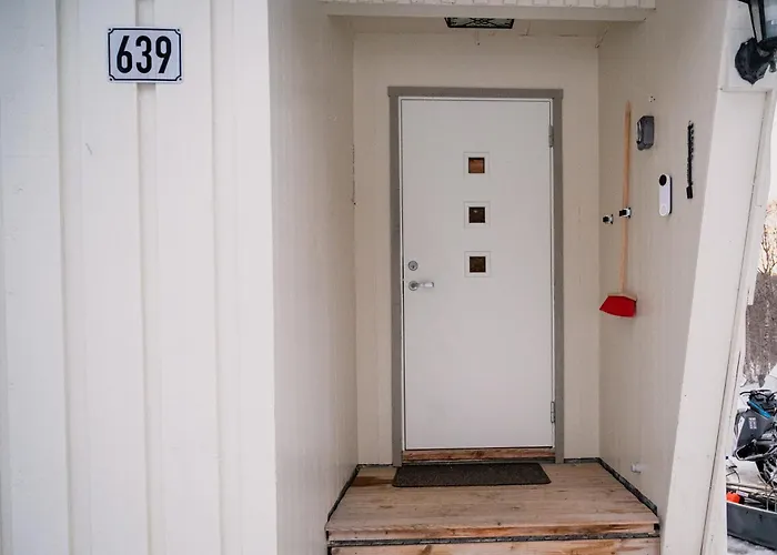 Fredfullt Hus Ved Oksfjordvannet Ferienhaus