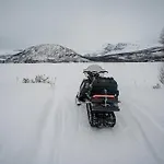 Fredfullt Hus Ved Oksfjordvannet Prázdninový dům *