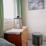 Fredfullt Hus Ved Oksfjordvannet *