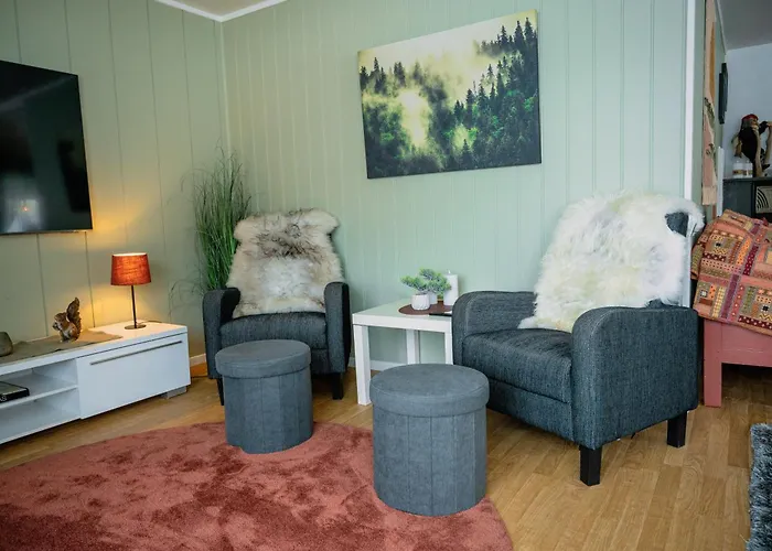 Fredfullt Hus Ved Oksfjordvannet * Storslett
