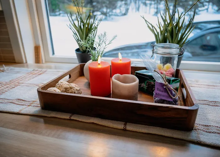Fredfullt Hus Ved Oksfjordvannet